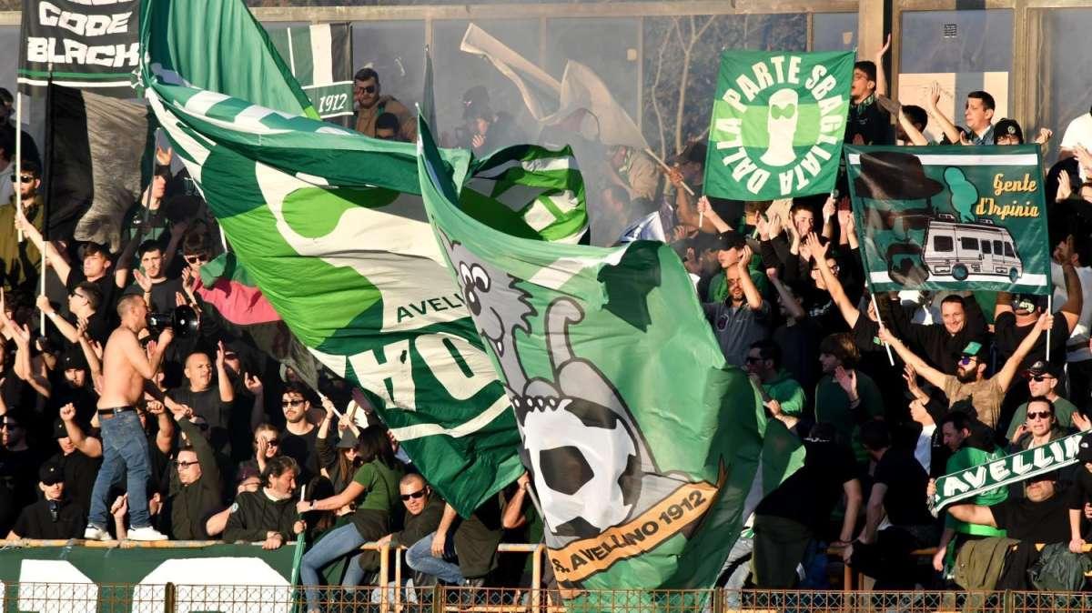 Tutti a Caserta: punti vendita GO2 presi d'assalto, si avvicina un altro sold out