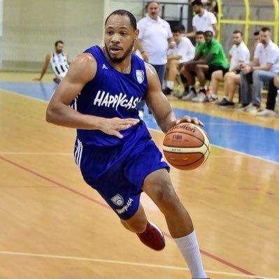 Scandone, fatta per l'ingaggio di Jeremy Chappell