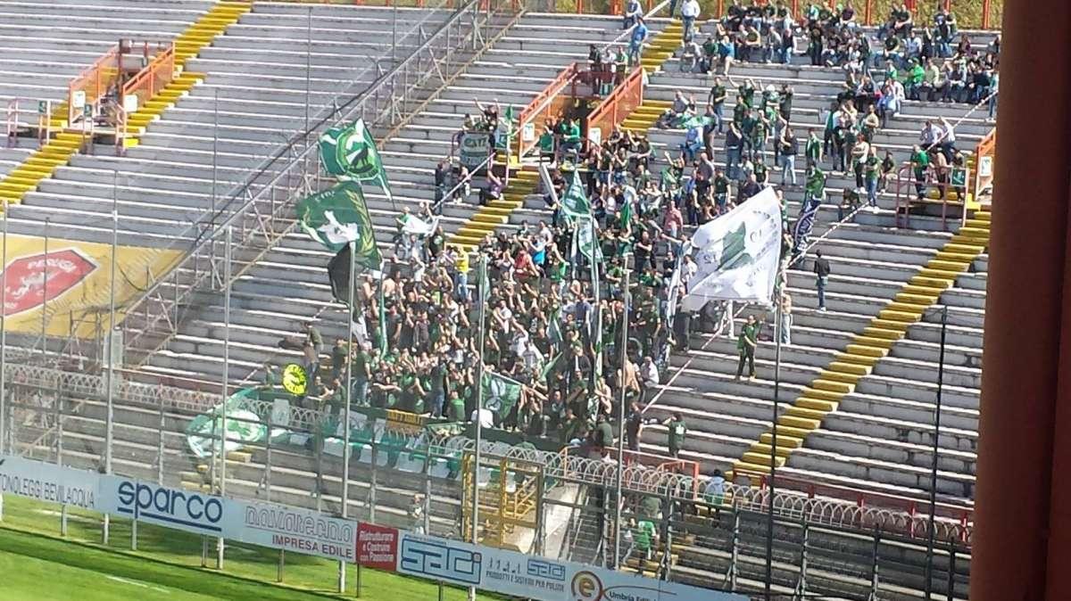 Perugia-Avellino, contestazione anti-Marcolin: "Torna a Catania"