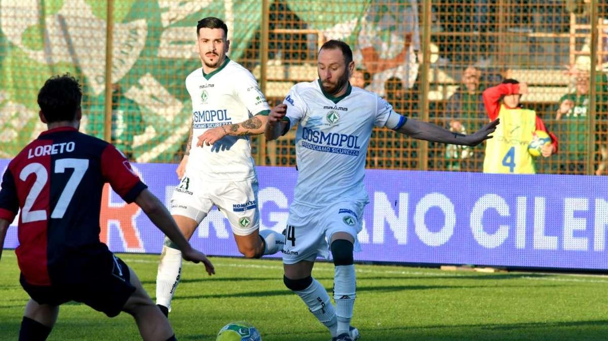 Fidelis Andria-Avellino 0-0, fine primo tempo: nulla di nuovo (e di buono) sotto questo cielo