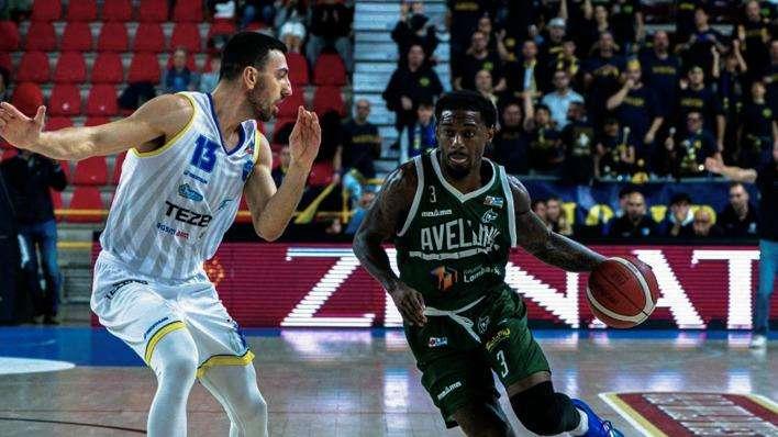 A Verona è battaglia di triple: il Gruppo Lombardi Avellino Basket cede nel finale