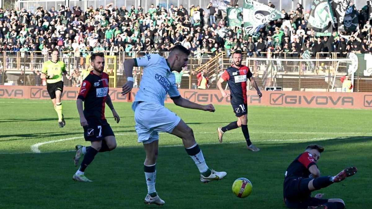 Da Catanzaro - Trotta in giallorosso se Curcio va alla Casertana