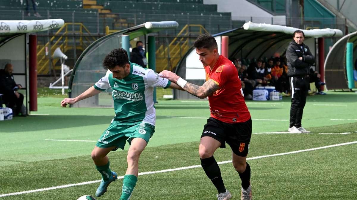 GdS: "Colpo Catania. Avellino in crisi, via Gautieri?". Voti bassi: sufficienza per 4