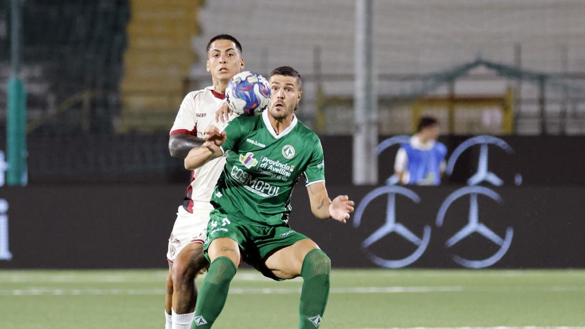Avellino-Vicenza 3-0, le pagelle: Favilli assist-man, Enrici impeccabile, Moruzzi che sventola!