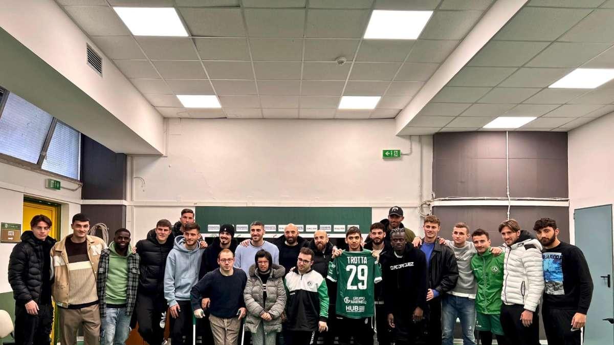 I calciatori dell'Avellino incontrano i "Biancoverdi Insuper...abili" per gli auguri pasquali