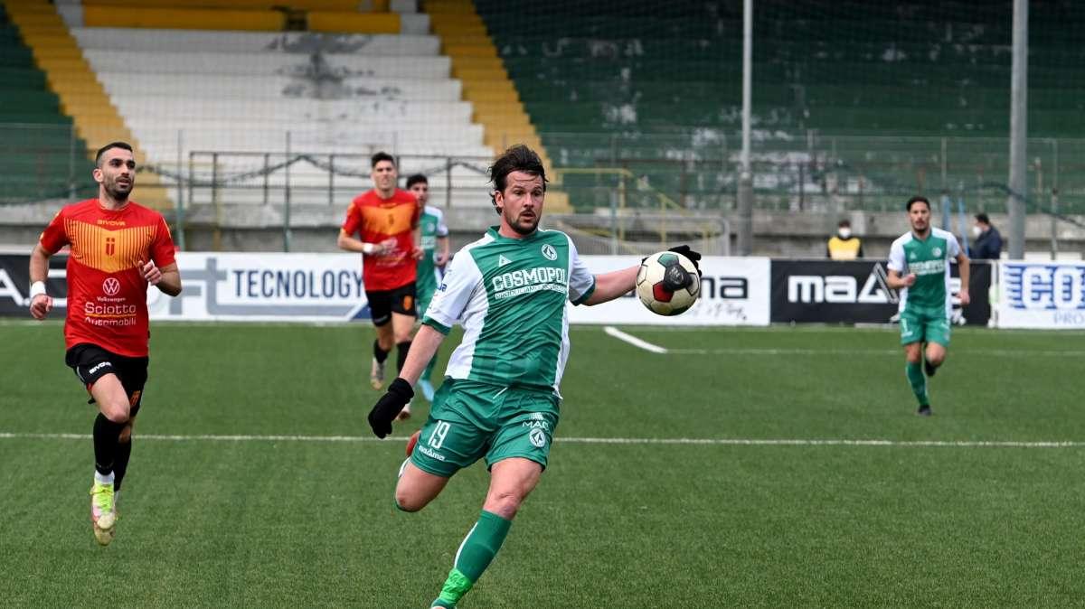 Avellino, Maniero ha iniziato oggi la riatletizzazione. Domani esami per Kanoute