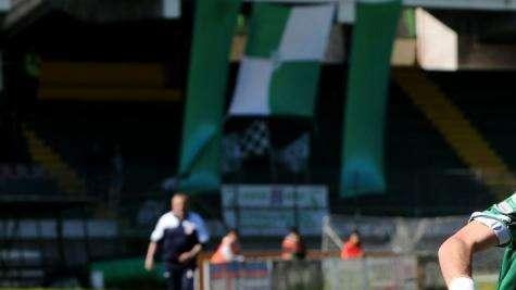 Laverone ferito negli spogliatoi per un calcio a una porta a vetri