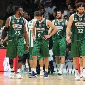 Basket - Champions League: Sidigas beffata dall'Aris, i greci vincono 59-56