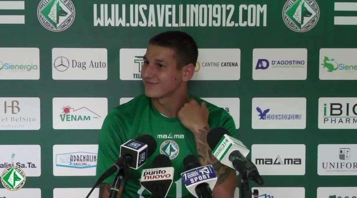 D'Amico si presenta: "Il lupo nel mio destino, ce l'ho tatuato. Mi rappresenta, mi sento un capo branco e qui voglio catturare tante prede"