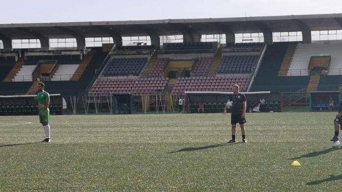 Allenamento anticipato di mezz'ora: in campo alle 19.30