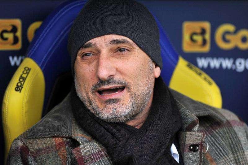 Verona, Setti perde la pazienza: volano oggetti nello spogliatoio 