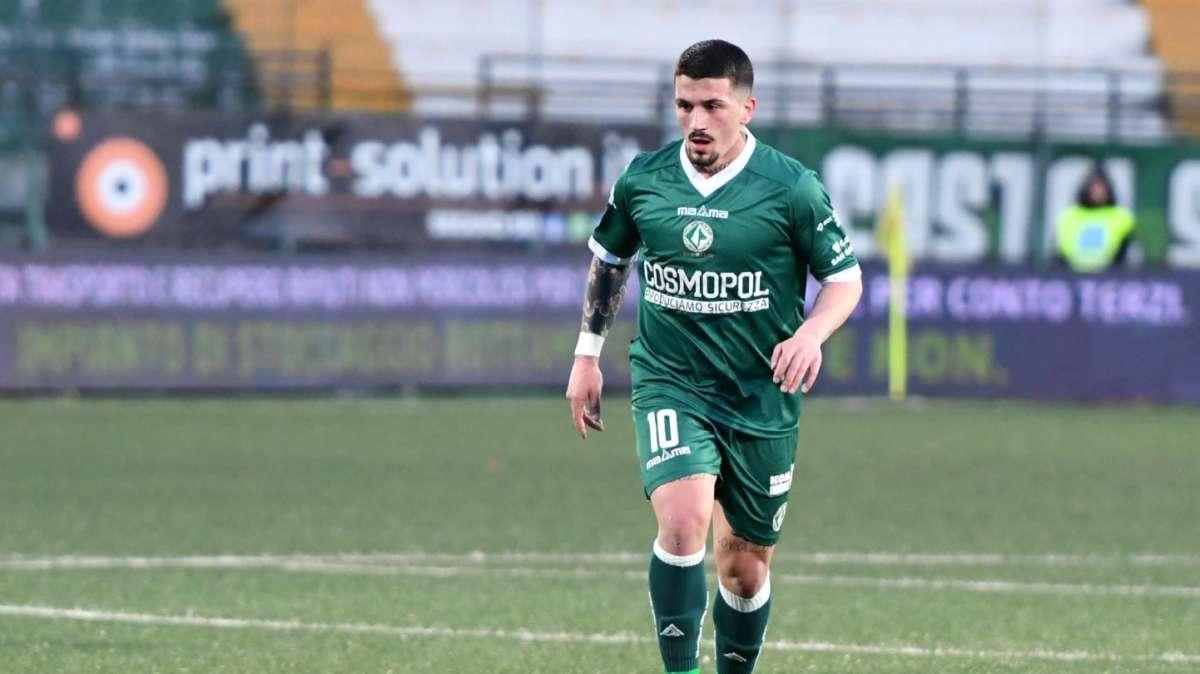Lezione di calcio dal Picerno: l'Avellino dura un tempo, poi si inabissa (0-2)