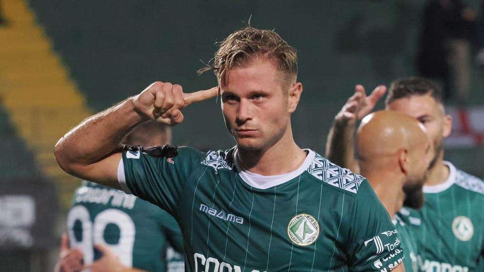 Gori: "Felice dell'opportunità concessa dall'Avellino. L'obiettivo è la B, soddisfatto del mio contributo finora"