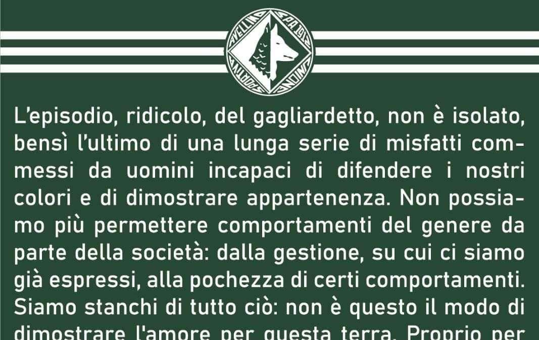 Caso gagliardetto, la Curva Sud annuncia: "Meritiamo rispetto, con il Cerignola entreremo con un quarto d'ora di ritardo"