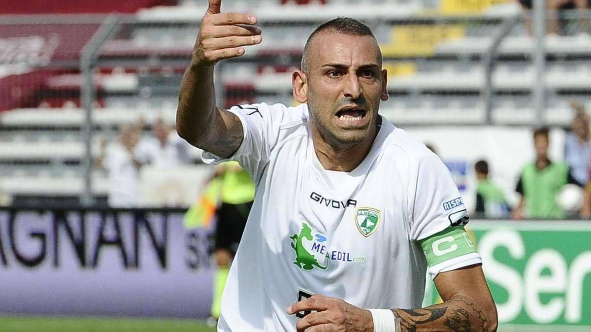 Castaldo: "I miei gol? Merito di Rastelli. Cercato dalla Salernitana ma voglio chiudere la carriera ad Avellino. Mi ispiro a..."