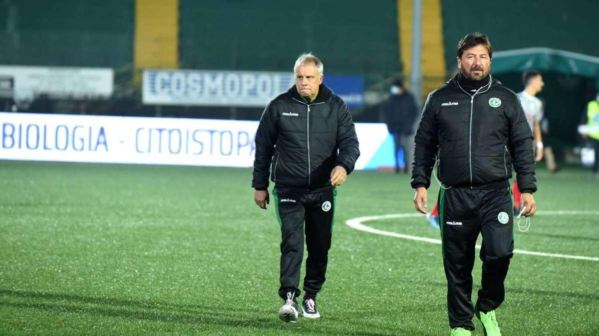 Avellino, 8 gare in 25 giorni: ecco come cambia il calendario dei lupi