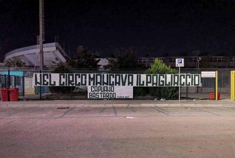Ancora striscioni contro Capuano e Di Somma al Partenio