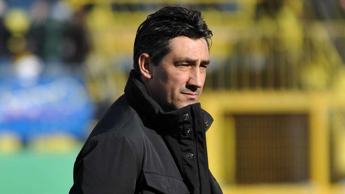 Aglietti: "Giocheremo in uno stadio caldo, non dovremo dare punti di riferimento all'Avellino"
