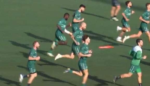 Avellino, Kanoute e Matera in gruppo. Differenziato per tre lupi