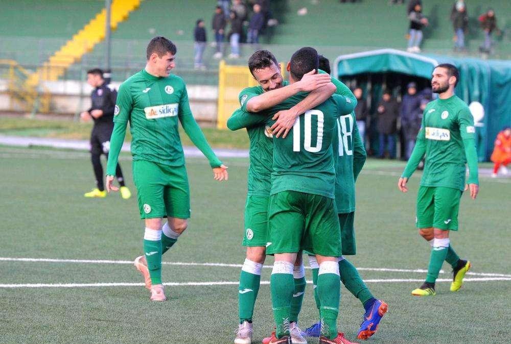 Lanusei-Avellino, assenti lo squalificato Sforzini e l'infortunato Rizzo. Cinque fuori per scelta tecnica