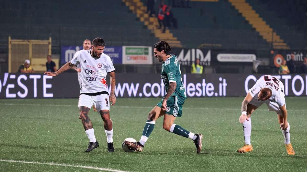 Patierno, ritorno in campo senza fretta: l'attaccante si allena in palestra
