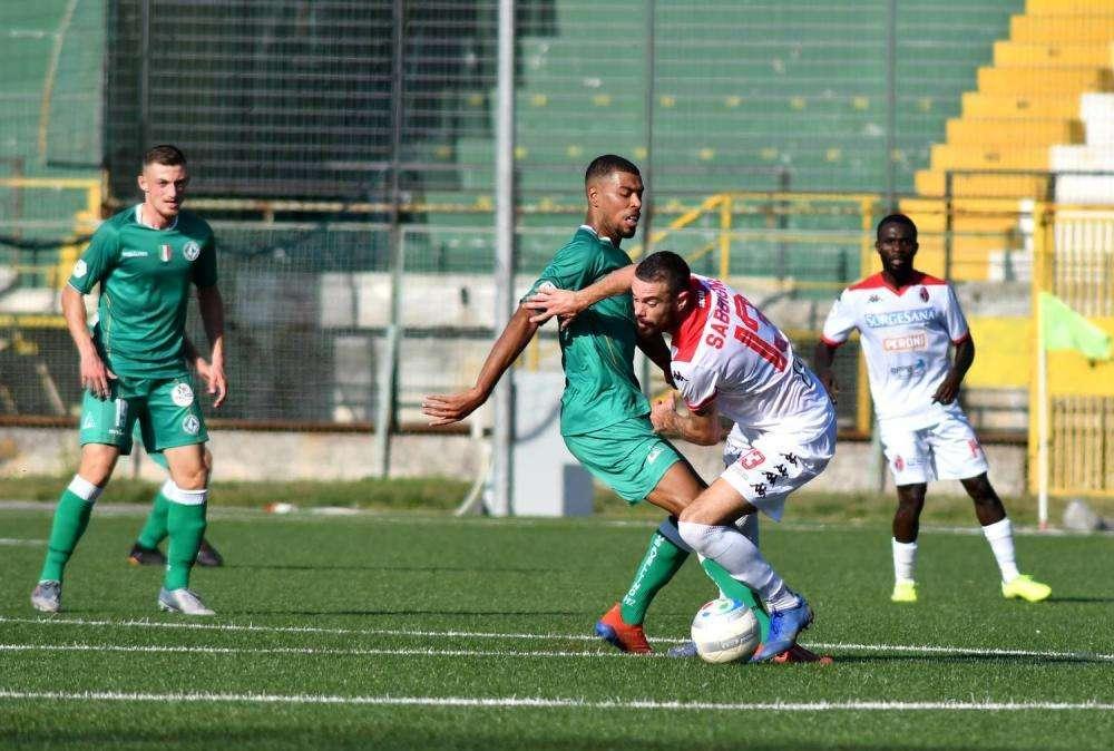 Avellino-Reggina 1-2, le pagelle: Illanes e Laezza ingenui, Charpentier gol e tanta corsa
