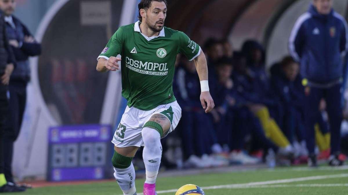 TS - "Sorpresa: il Padova passa ad Avellino con Capelli". Insufficienti Cagnano e Palumbo 