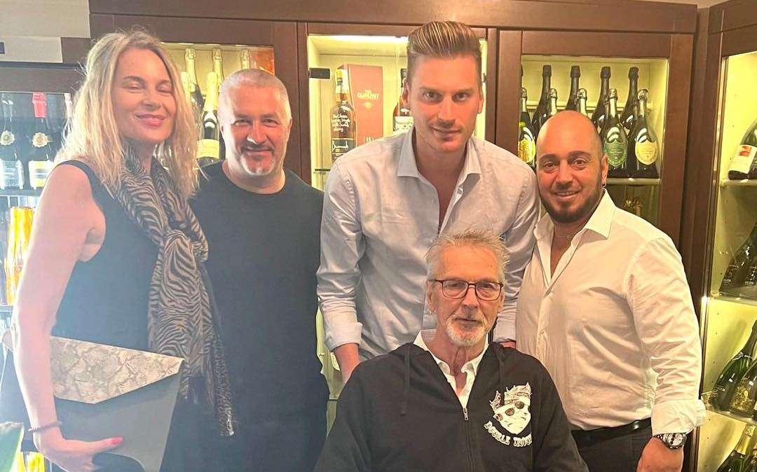 Tacconi riappare in pubblico un anno e mezzo dopo il malore: l'affetto dei tifosi biancoverdi