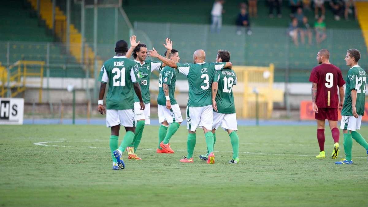 Un Avellino di rigore batte 1-0 il Catania e riprende a volare