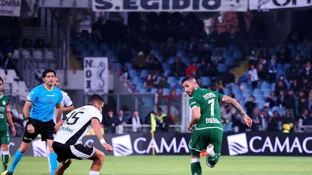 L'Avellino affonda sotto la pioggia: l'Empoli ringrazia e doma i lupi (0-3)