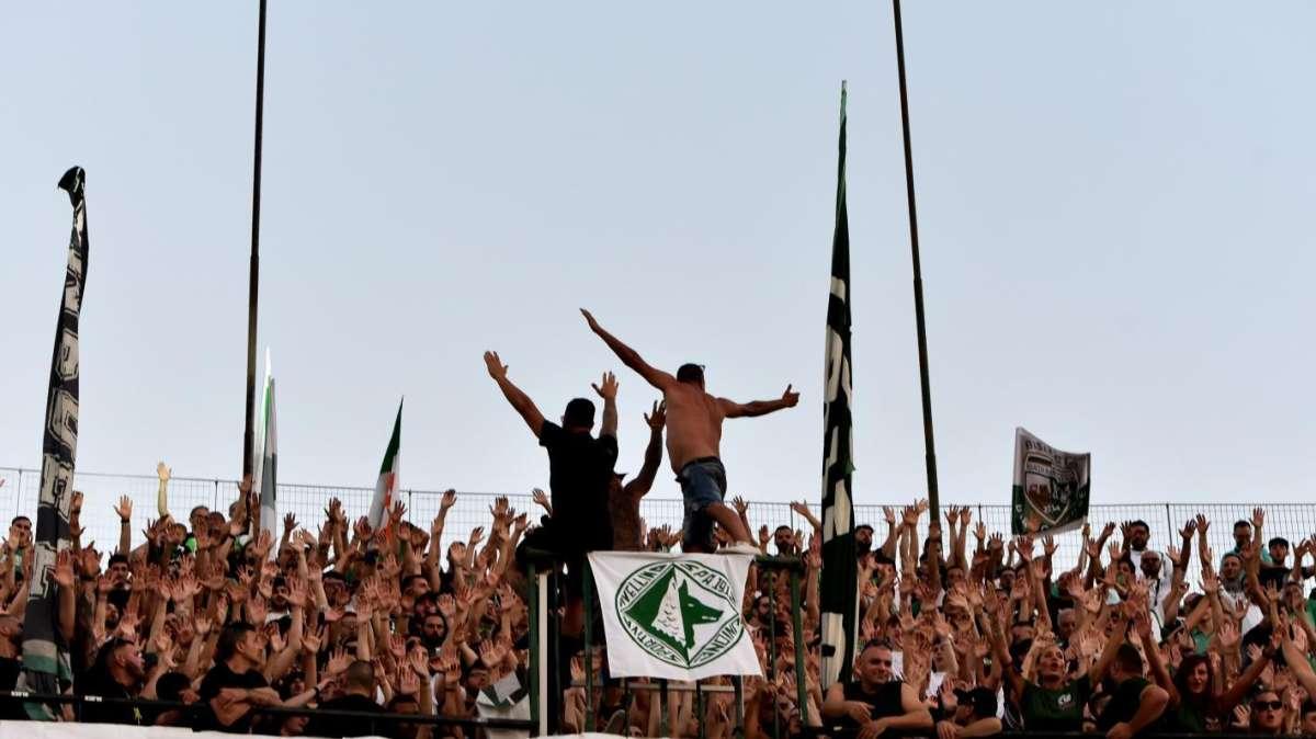 Weekend campale per l'Avellino: domani occhi sullo 'Scida', domenica la battaglia di Cerignola con 400 tifosi al seguito