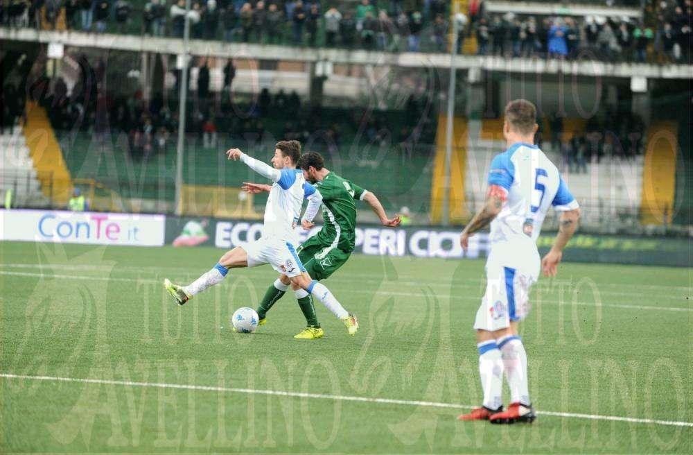 L'Avellino regala un altro derby alla Salernitana: (2-0), espulsi Molina e Asencio