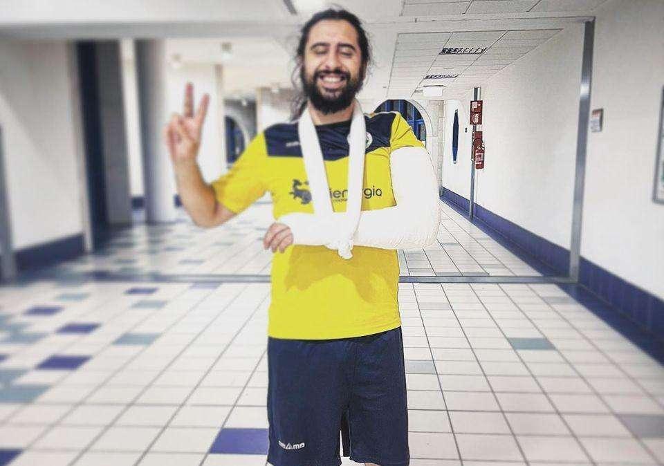 Incidente per Giovanni D'Agostino. Infortunio a un braccio durante una partita di calcio