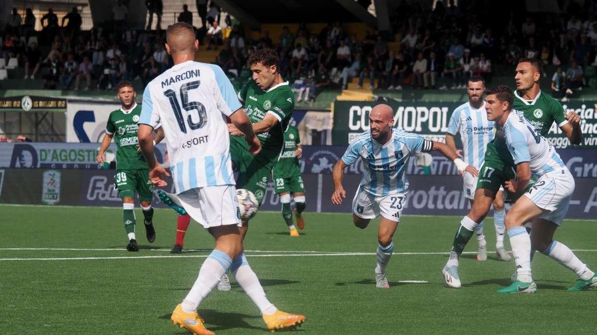Avellino-Juve Stabia 0-0, fine primo tempo: la sveglia prima dell'intervallo, ma serve tanto di più