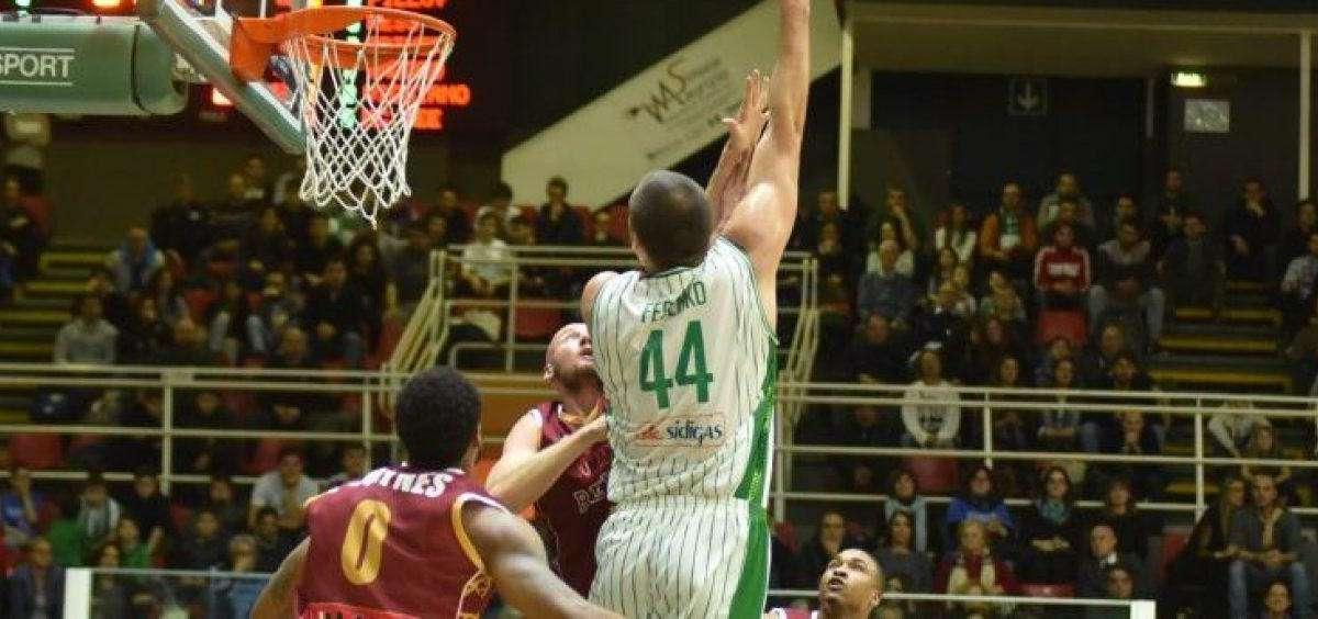 Basket - Avellino stende i campioni d'Italia della Reyer 87-77 dopo un overtime