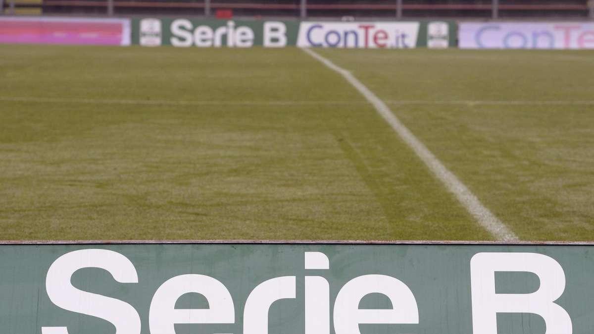 Si allarga il caos in B: oggi assemblea dei club, la Salernitana chiederà l'allargamento a 22, altre due pronte al ricorso
