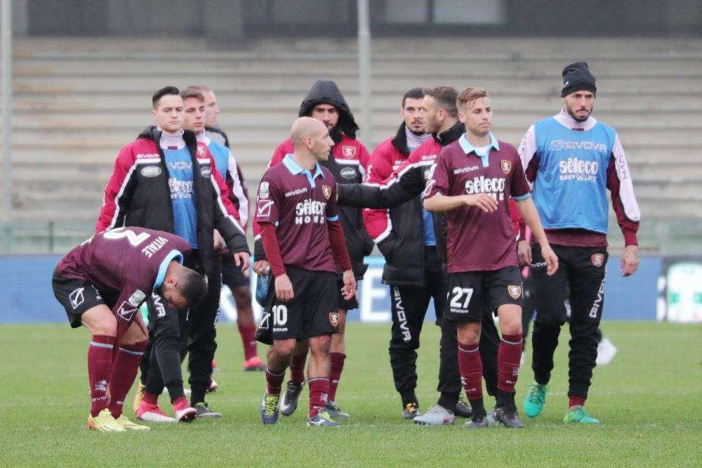 Salernitana, lesione muscolare per Akpa-Akpro: salta il derby