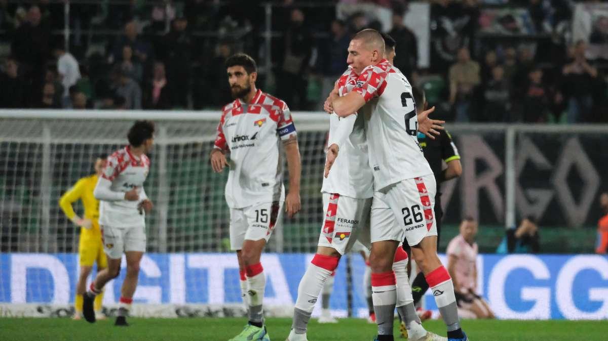 Playoff Serie B: la Cremonese batte lo Spezia e vola in A, liguri in cadetteria con l'Avellino