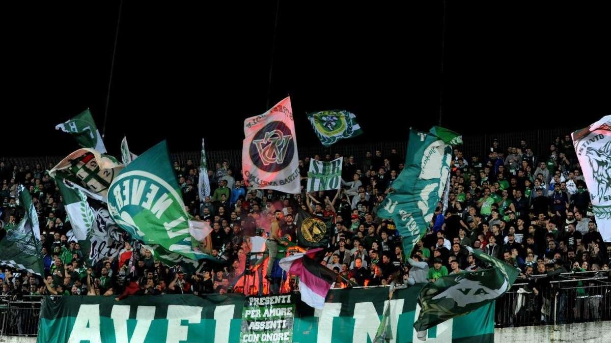 Anticipi, posticipi, notturne e infrasettimanali: cambia il calendario dell'Avellino nel girone di andata