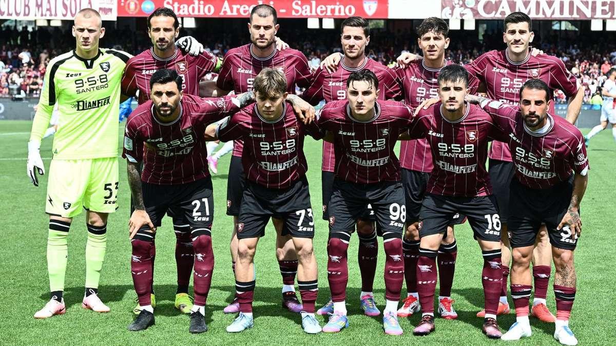 Salernitana, dopo la sconfitta contro la Sampdoria ben 14 tesserati finiscono in ospedale 