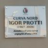 La Curva Nord del San Nicola intitolata a Protti: scoperta la targa davanti ai suoi familiari
