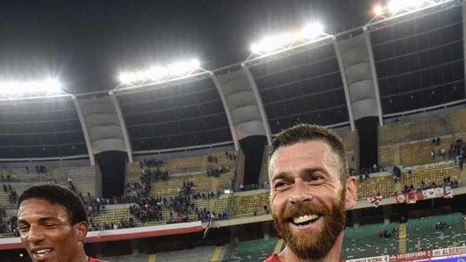 Antenucci e le sue magie: che gol al San Nicola! Il Bari si aggrappa a lui e il bomber si prende la scena