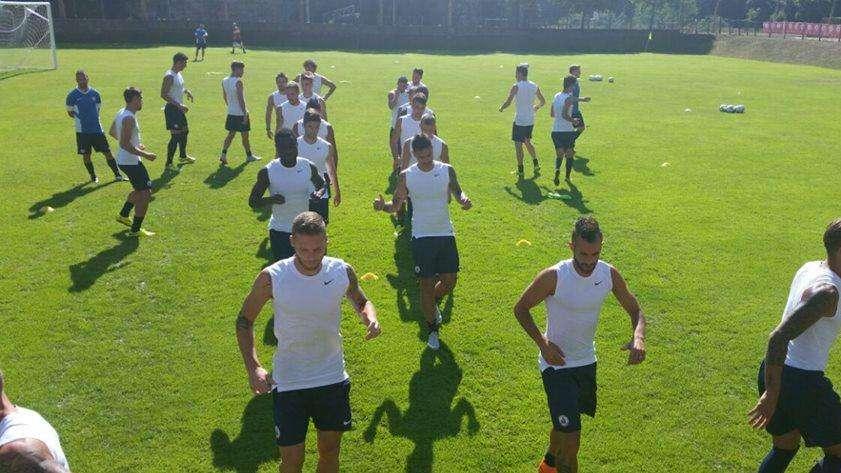 Bari, Scholl e Ibrahim salutano Roccaporena: Nouvier e Danilo...