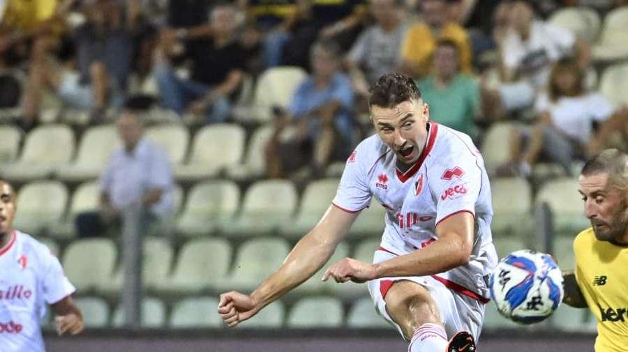Bari-Sassuolo, le probabili: conferma per Novakovich? Si candida pure l'ex Manzari. Difesa e centrocampo: i possibili cambi