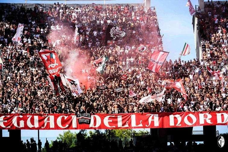 "Appello ai tifosi, tutti, compresi gli ultras"