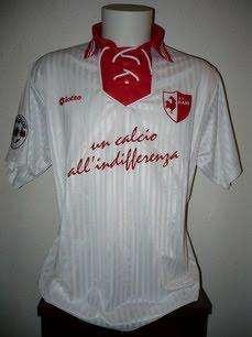 La maglia del 90&deg; anniversario