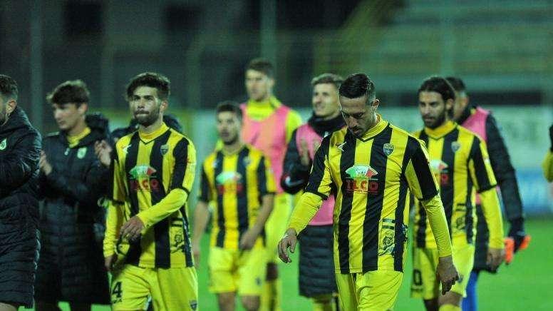 Viterbese, testa al Bari: due assenti alla ripresa. A parte De Falco e Scalera