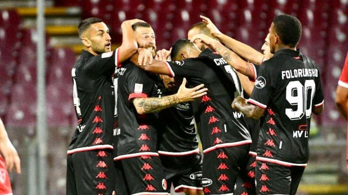 Un Bari formato trasferta. I numeri lontano dal San Nicola sono da show