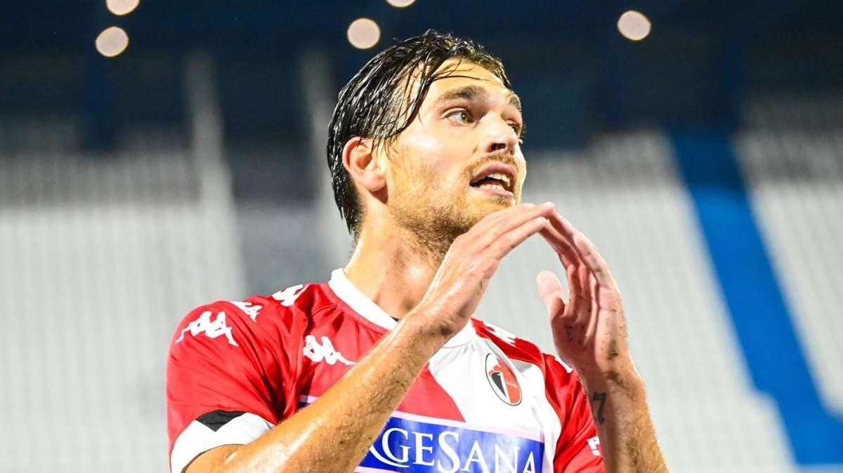 Candellone sbaglia tutto, male Sabbione ma si salvano in pochi. D'Ursi gol. Le pagelle