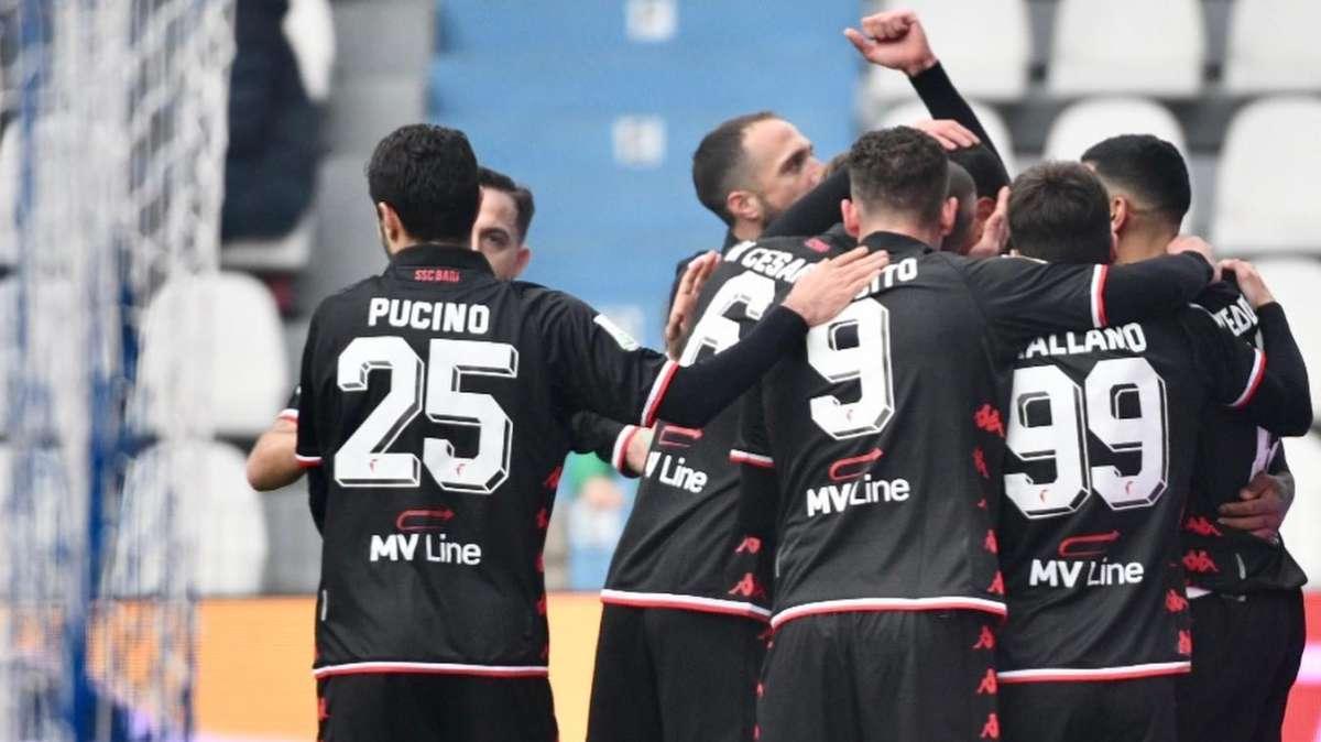 Spal-Bari 3-4, le pagelle dei biancorossi: attaccanti sugli scudi, Mazzotta un po' incerto 